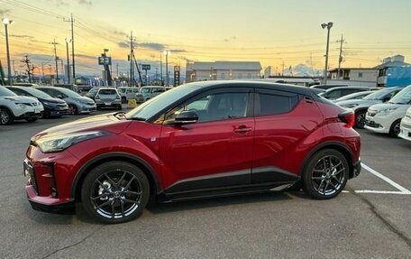 Toyota C-HR I рестайлинг, 2022 год, 1 751 000 рублей, 10 фотография