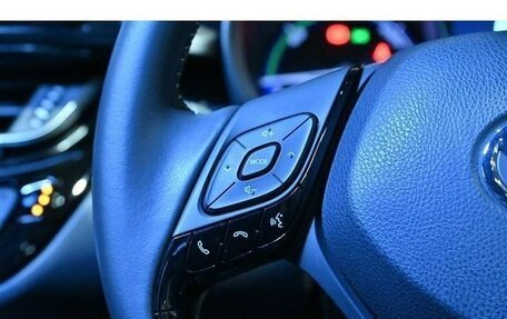 Toyota C-HR I рестайлинг, 2022 год, 1 765 000 рублей, 13 фотография