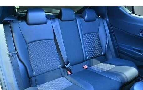 Toyota C-HR I рестайлинг, 2022 год, 1 765 000 рублей, 11 фотография