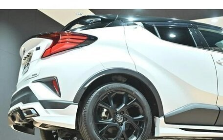 Toyota C-HR I рестайлинг, 2022 год, 1 765 000 рублей, 29 фотография