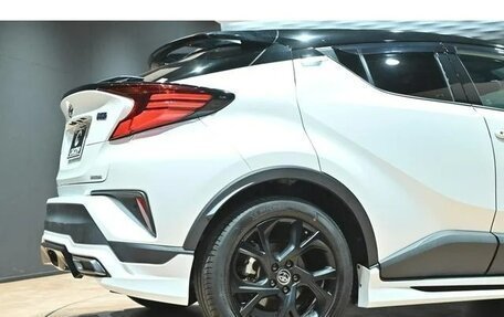 Toyota C-HR I рестайлинг, 2022 год, 1 765 000 рублей, 28 фотография