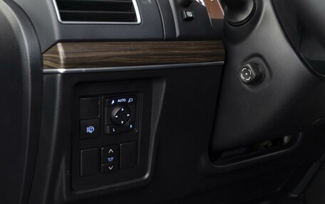 Toyota Land Cruiser Prado 150 рестайлинг 2, 2018 год, 4 793 055 рублей, 18 фотография