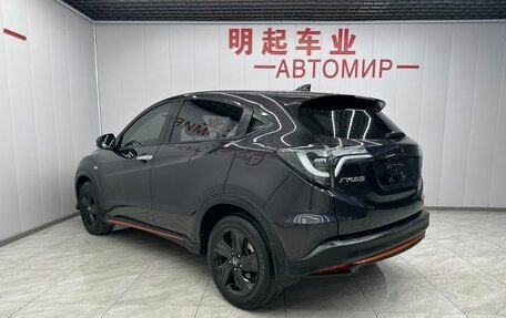 Honda Vezel, 2022 год, 1 750 000 рублей, 6 фотография