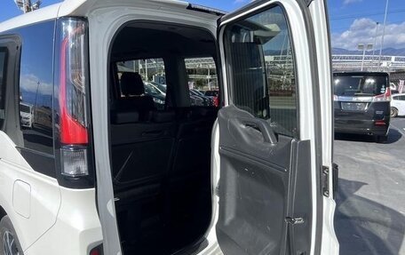 Honda Stepwgn, 2022 год, 2 410 007 рублей, 22 фотография