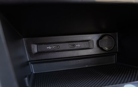 Volkswagen Tiguan II, 2021 год, 2 659 000 рублей, 16 фотография