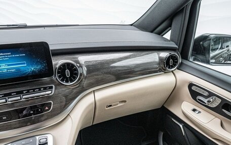 Mercedes-Benz V-Класс, 2023 год, 11 500 000 рублей, 23 фотография