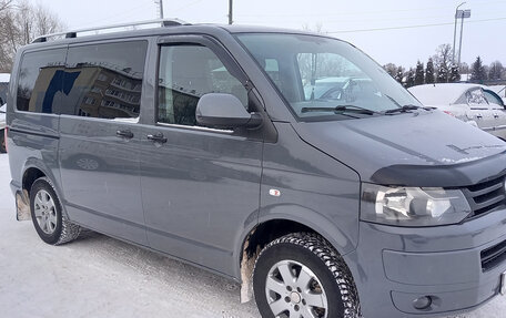 Volkswagen Caravelle T5, 2011 год, 1 750 000 рублей, 2 фотография