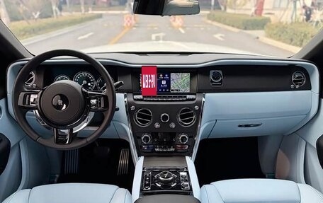 Rolls-Royce Cullinan, 2022 год, 36 000 000 рублей, 6 фотография