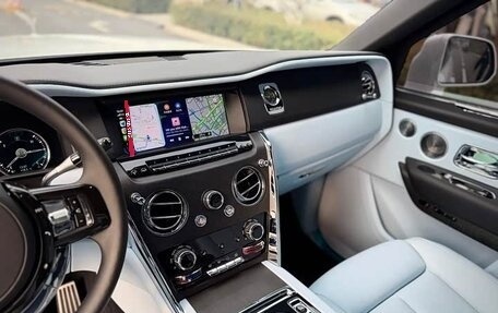 Rolls-Royce Cullinan, 2022 год, 36 000 000 рублей, 10 фотография