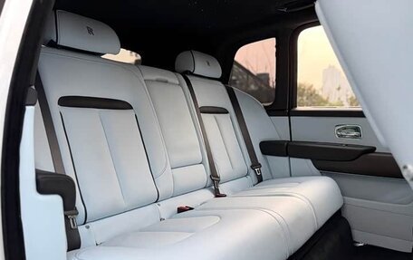 Rolls-Royce Cullinan, 2022 год, 36 000 000 рублей, 21 фотография