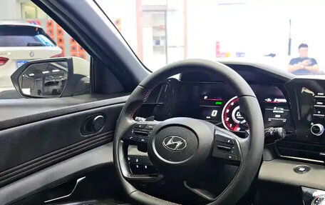 Hyundai Elantra, 2022 год, 1 570 000 рублей, 11 фотография