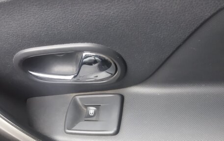 Renault Logan II, 2016 год, 850 000 рублей, 12 фотография