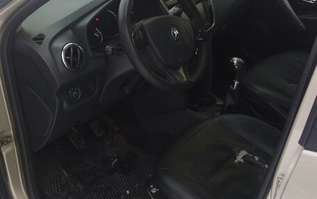 Renault Logan II, 2016 год, 850 000 рублей, 11 фотография