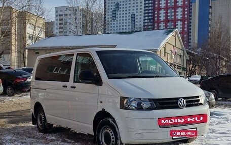 Volkswagen Caravelle T5, 2014 год, 1 990 000 рублей, 4 фотография
