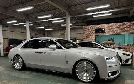 Rolls-Royce Ghost Series II рестайлинг, 2022 год, 40 700 000 рублей, 3 фотография