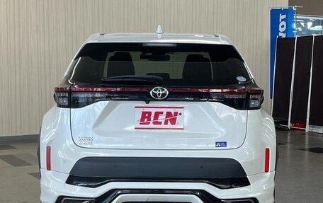 Toyota Yaris Cross, 2022 год, 1 640 000 рублей, 5 фотография