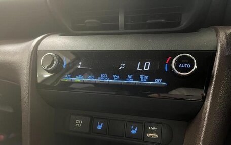 Toyota Yaris Cross, 2022 год, 1 640 000 рублей, 12 фотография