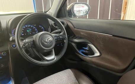 Toyota Yaris Cross, 2022 год, 1 640 000 рублей, 9 фотография