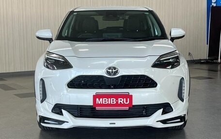 Toyota Yaris Cross, 2022 год, 1 640 000 рублей, 2 фотография