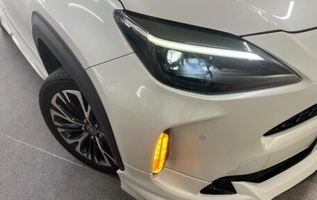 Toyota Yaris Cross, 2022 год, 1 640 000 рублей, 15 фотография