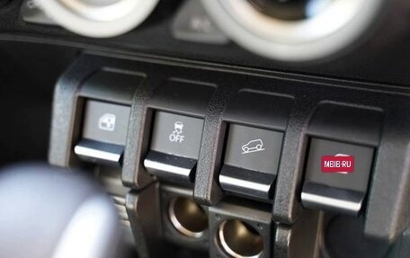 Suzuki Jimny, 2023 год, 1 976 000 рублей, 19 фотография