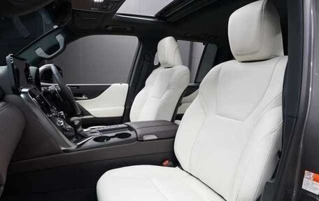 Lexus LX, 2024 год, 14 700 000 рублей, 14 фотография