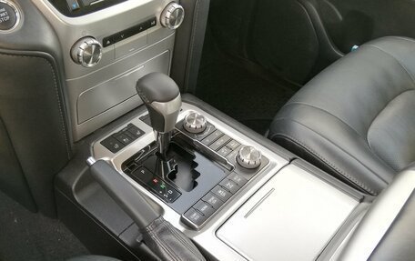 Toyota Land Cruiser 200, 2016 год, 6 139 000 рублей, 24 фотография