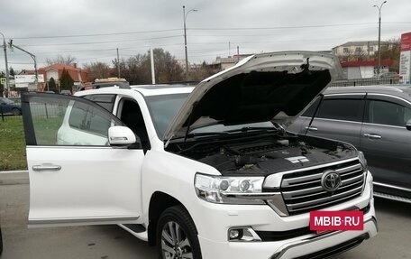 Toyota Land Cruiser 200, 2016 год, 6 139 000 рублей, 32 фотография