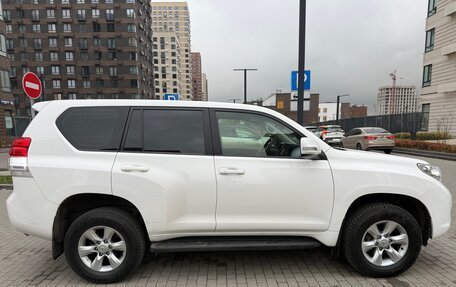 Toyota Land Cruiser Prado 150 рестайлинг 2, 2013 год, 2 630 000 рублей, 6 фотография