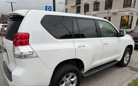 Toyota Land Cruiser Prado 150 рестайлинг 2, 2013 год, 2 630 000 рублей, 5 фотография