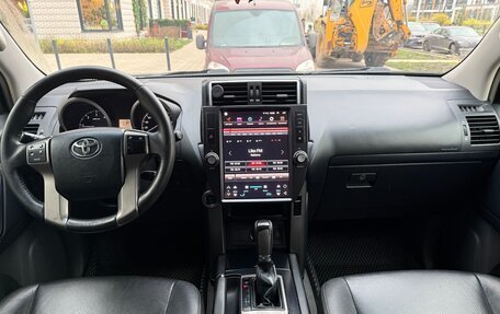 Toyota Land Cruiser Prado 150 рестайлинг 2, 2013 год, 2 630 000 рублей, 10 фотография