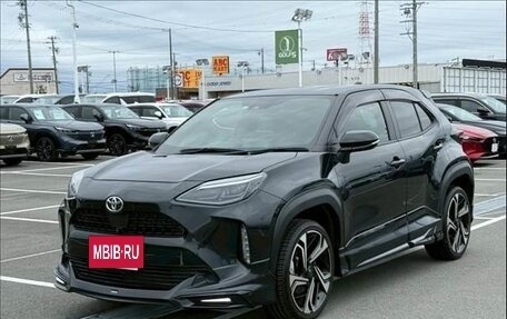 Toyota Yaris Cross, 2022 год, 1 657 000 рублей, 3 фотография