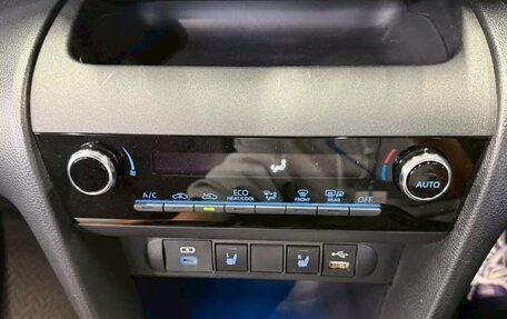 Toyota Yaris Cross, 2022 год, 1 657 000 рублей, 19 фотография