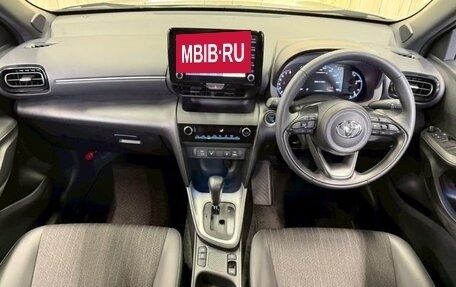 Toyota Yaris Cross, 2022 год, 1 657 000 рублей, 13 фотография