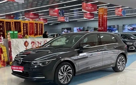 Volkswagen Golf VIII, 2021 год, 2 069 000 рублей, 2 фотография
