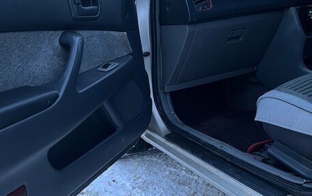 Toyota Vista, 1998 год, 380 000 рублей, 5 фотография