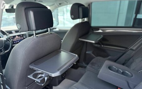 Volkswagen Tiguan II, 2018 год, 2 650 000 рублей, 13 фотография