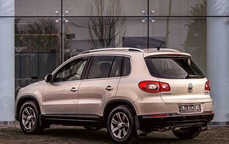 Volkswagen Tiguan I, 2010 год, 995 000 рублей, 4 фотография