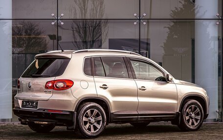 Volkswagen Tiguan I, 2010 год, 995 000 рублей, 6 фотография