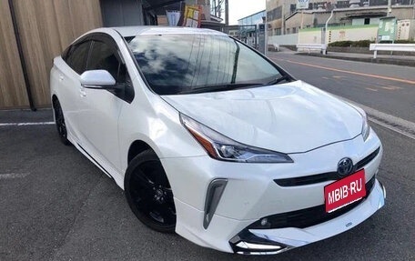 Toyota Prius IV XW50, 2022 год, 1 789 000 рублей, 1 фотография
