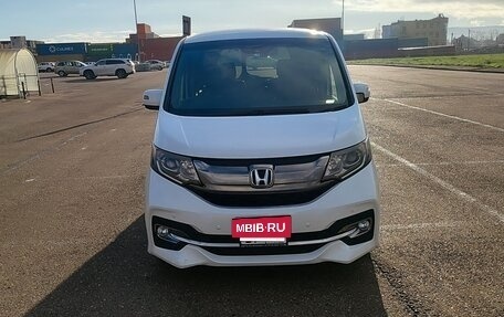 Honda Stepwgn IV, 2015 год, 1 948 000 рублей, 2 фотография