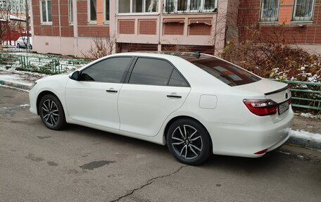 Toyota Camry, 2017 год, 2 200 000 рублей, 4 фотография