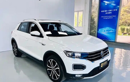 Volkswagen T-Roc I, 2021 год, 1 319 000 рублей, 14 фотография