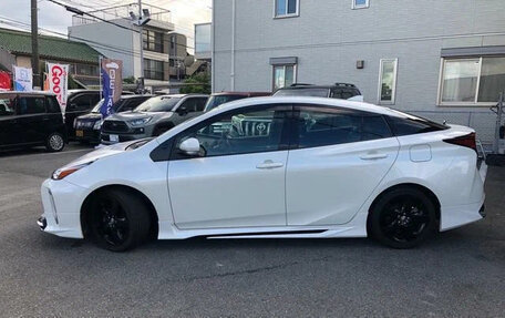 Toyota Prius IV XW50, 2022 год, 1 789 000 рублей, 8 фотография