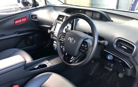 Toyota Prius IV XW50, 2022 год, 1 789 000 рублей, 11 фотография