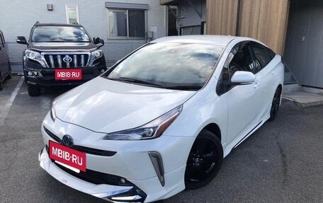 Toyota Prius IV XW50, 2022 год, 1 789 000 рублей, 6 фотография