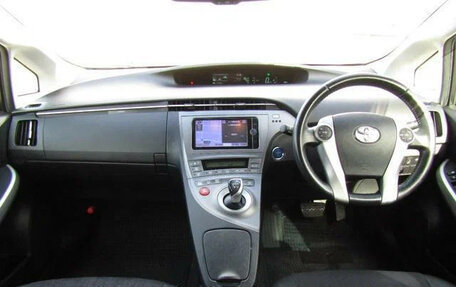 Toyota Prius, 2015 год, 1 223 000 рублей, 6 фотография