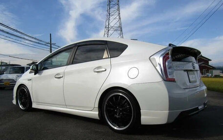 Toyota Prius, 2015 год, 1 223 000 рублей, 5 фотография