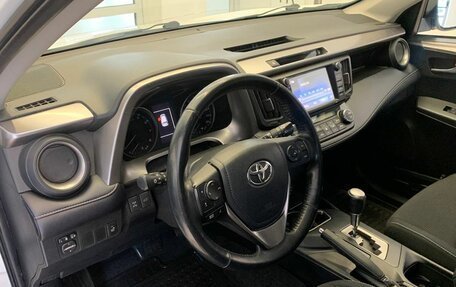Toyota RAV4, 2018 год, 2 710 000 рублей, 14 фотография