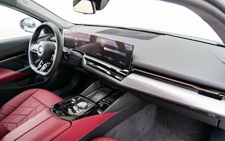 BMW 5 серия, 2024 год, 8 990 000 рублей, 13 фотография